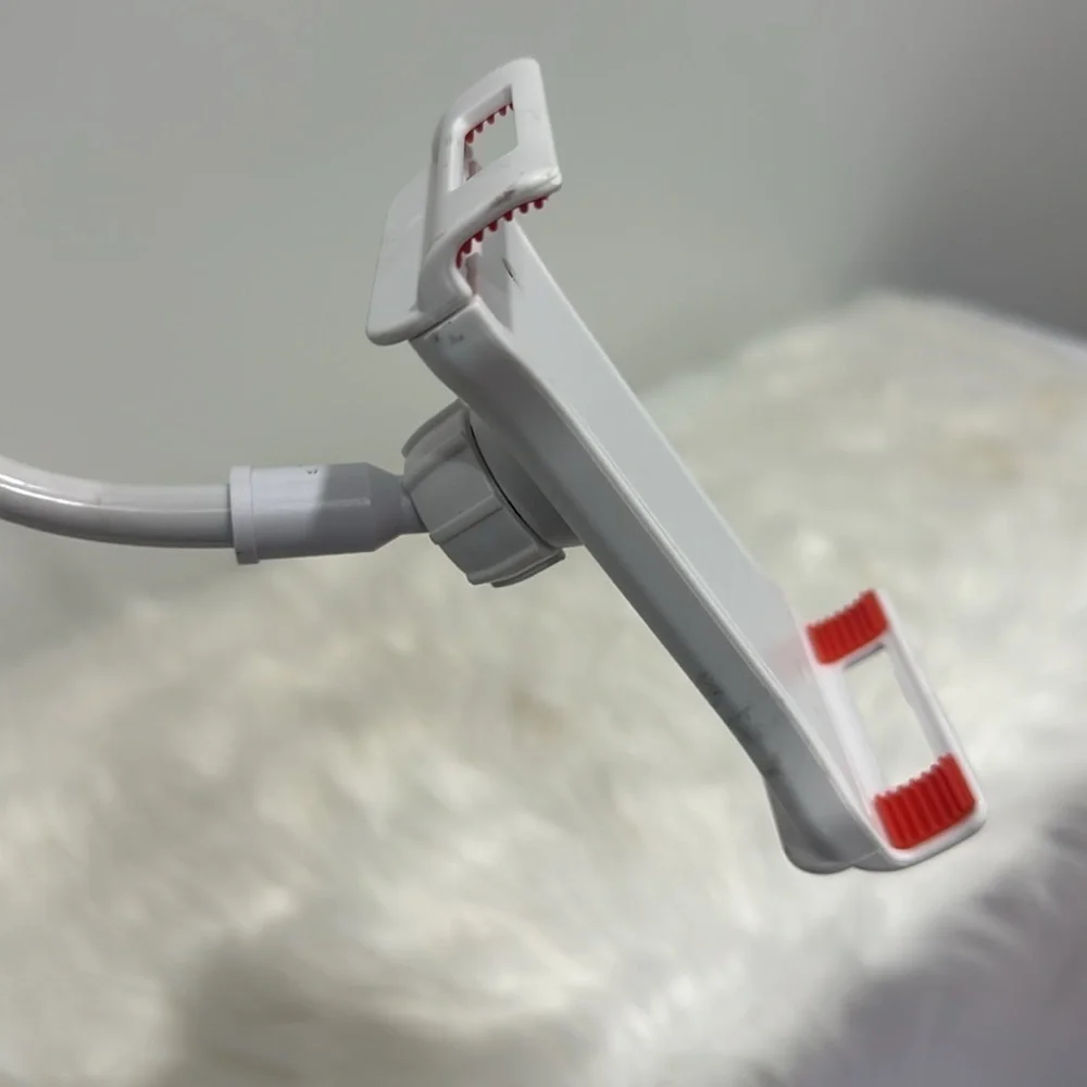 Hands-free flexible, phone holder